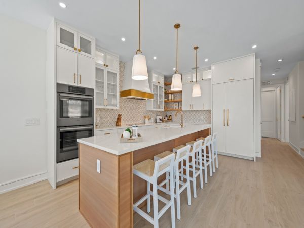 Bradenton Beach Luxury Vacation Home Seven Bedroom Walk to Beach