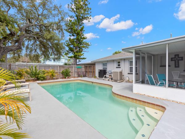St. Pete Vacation Home Five Bedroom