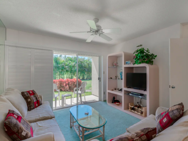 Charming Ground-Floor Condo with Pool & Patio