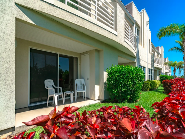 Charming Ground-Floor Condo with Pool & Patio