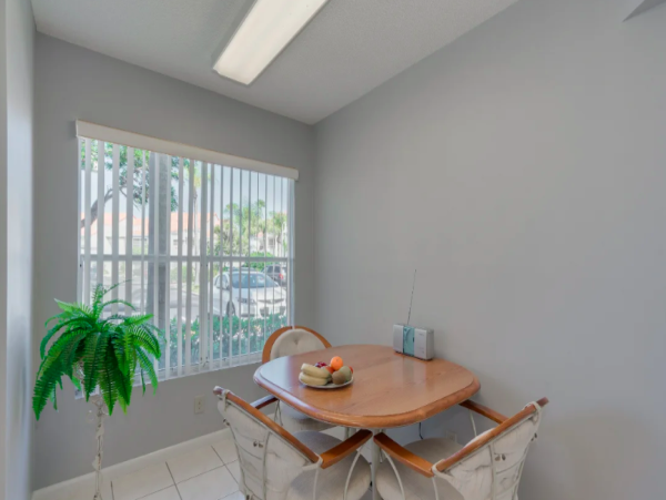 Charming Ground-Floor Condo with Pool & Patio