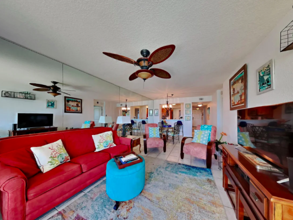Bayfront bliss: Ground-Floor Condo with Stunning Views & Resort Amenities