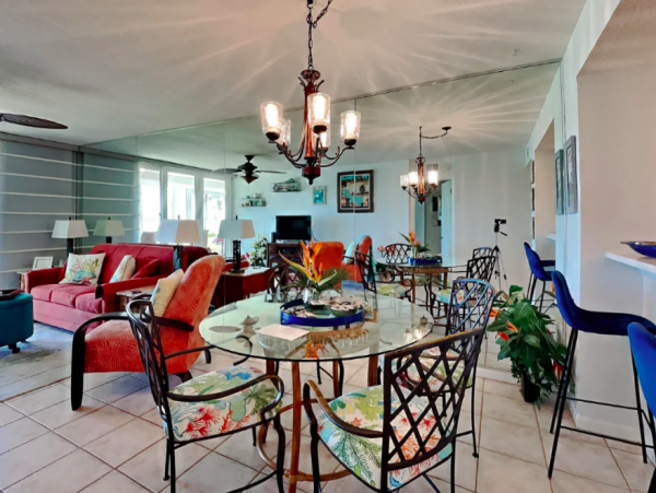 Bayfront bliss: Ground-Floor Condo with Stunning Views & Resort Amenities