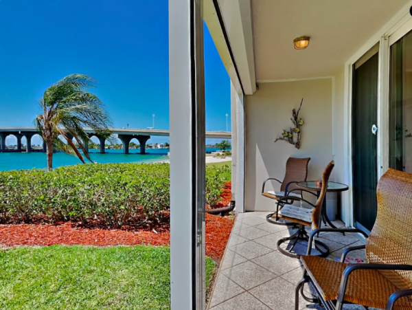 Bayfront bliss: Ground-Floor Condo with Stunning Views & Resort Amenities