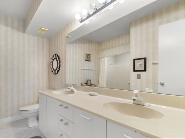 Bayfront Vacation Condo with Community Pool
