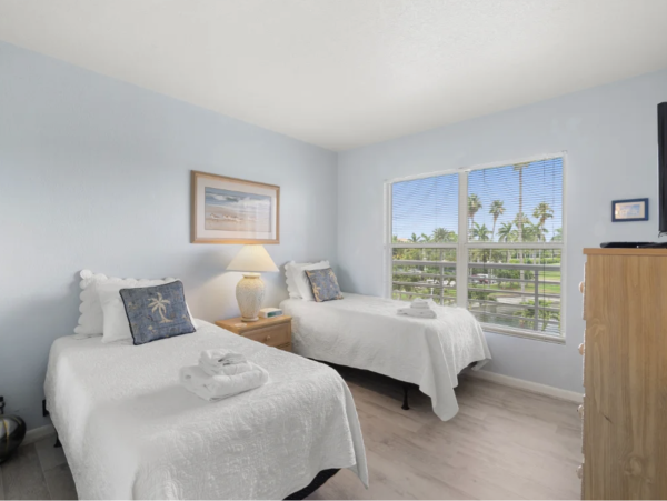 Bayfront Vacation Condo with Community Pool