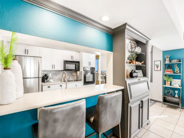 Gorgeous Condo with 2 Bedrooms & Amazing Views