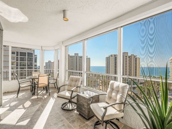 Gorgeous Condo with 2 Bedrooms & Amazing Views