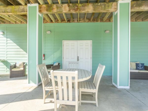 Pensacola Beach Vacation Home Four Bedroom Walk to Beach