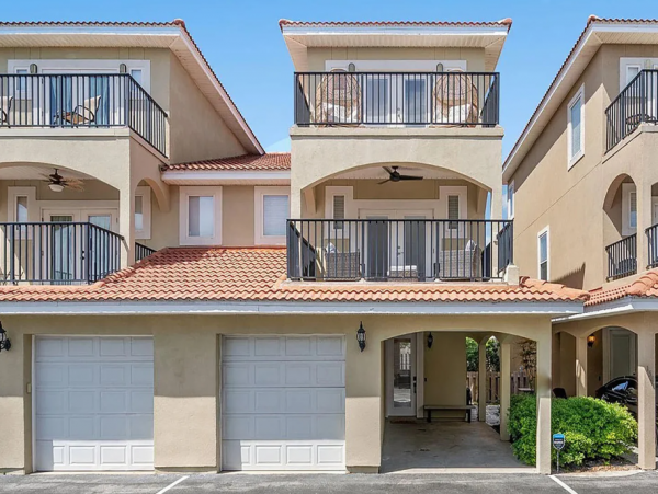Lovely Townhome with 4 Bedrooms in Panama City Beach