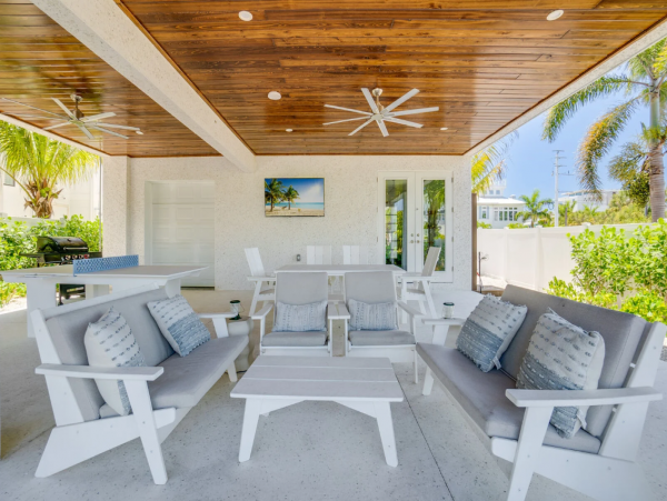 Luxury Waterfront Vacation Home with Pool in Anna Maria Sleeps 8