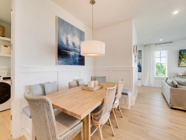 Luxury Waterfront Vacation Home with Pool in Anna Maria Sleeps 8