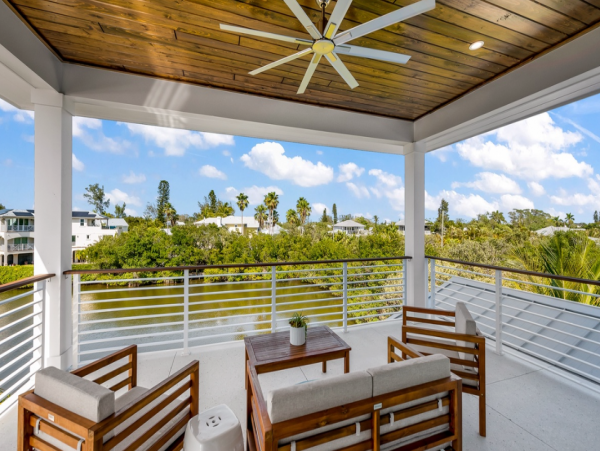 Luxury Waterfront Vacation Home with Pool in Anna Maria Sleeps 8
