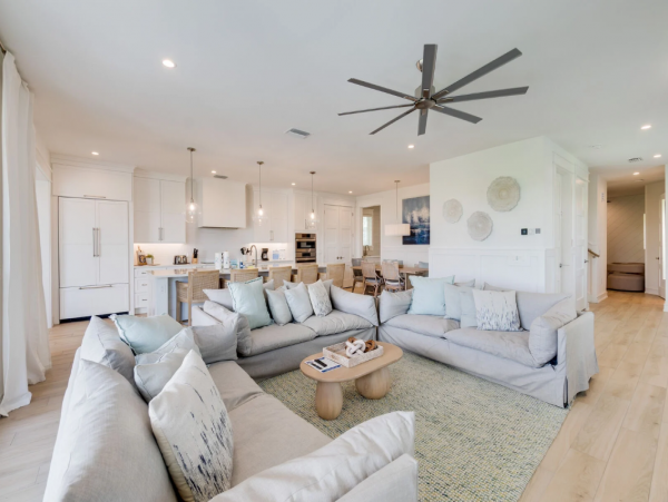 Luxury Waterfront Vacation Home with Pool in Anna Maria Sleeps 8