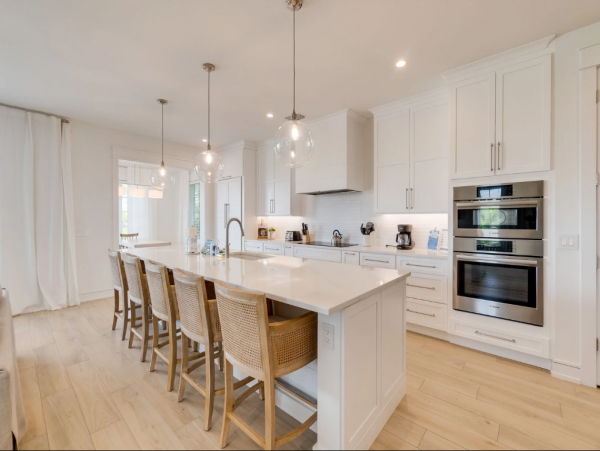 Luxury Waterfront Vacation Home with Pool in Anna Maria Sleeps 8