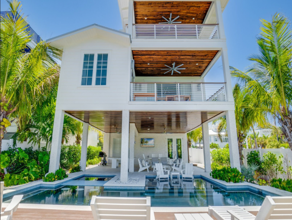 Luxury Waterfront Vacation Home with Pool in Anna Maria Sleeps 8
