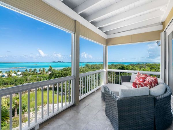 Luxury 7 Bedroom Estate Overlooking the Ocean