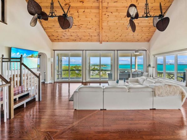 Luxury 7 Bedroom Estate Overlooking the Ocean