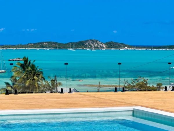 Exuma Luxury Vacation Rental - Caribbean Estate with Pool & Ocean Views