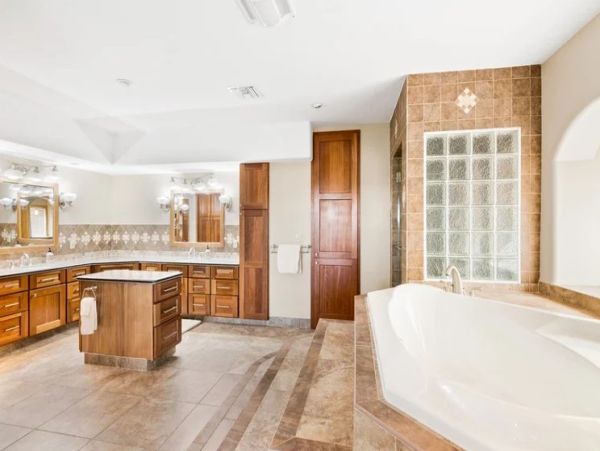 Exuma Luxury Vacation Rental - Caribbean Estate with Pool & Ocean Views