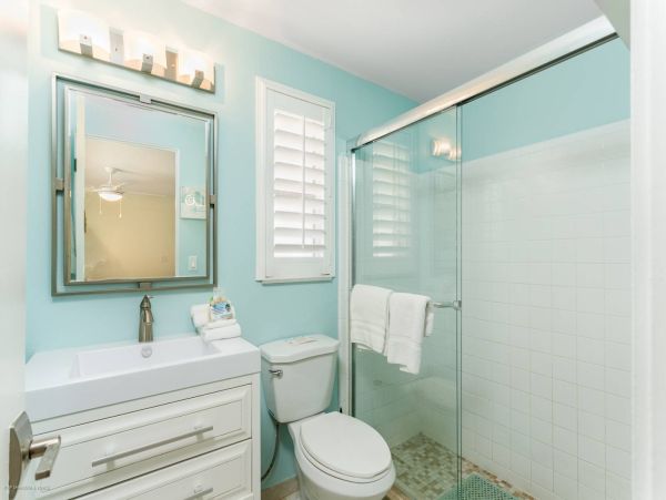 Adorable Two Bedroom Villa 4 Minute Walk to the Beach in Famous Siesta Key