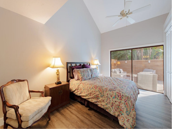 Luxurious 3-Bedroom Condo Near Mercato & Vanderbilt Beach