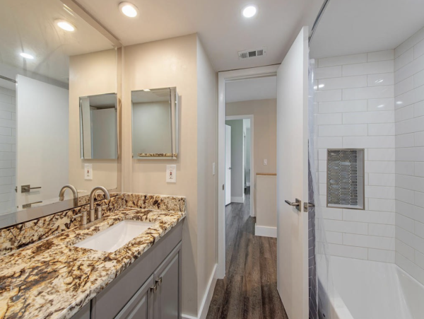 Luxurious 3-Bedroom Condo Near Mercato & Vanderbilt Beach