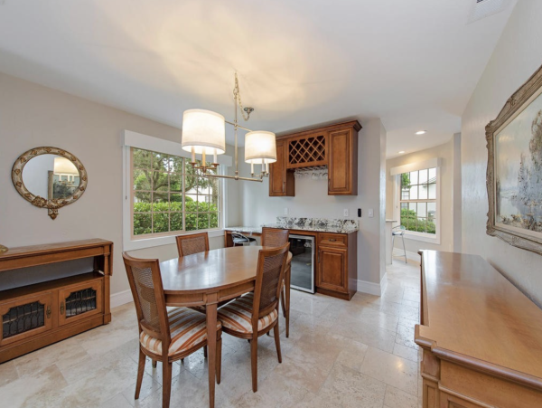 Luxurious 3-Bedroom Condo Near Mercato & Vanderbilt Beach