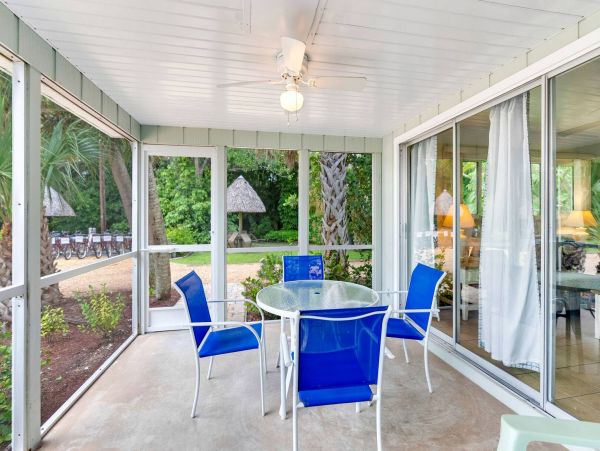 Sanibel Vacation Condo Two Bedroom Walk to Beach