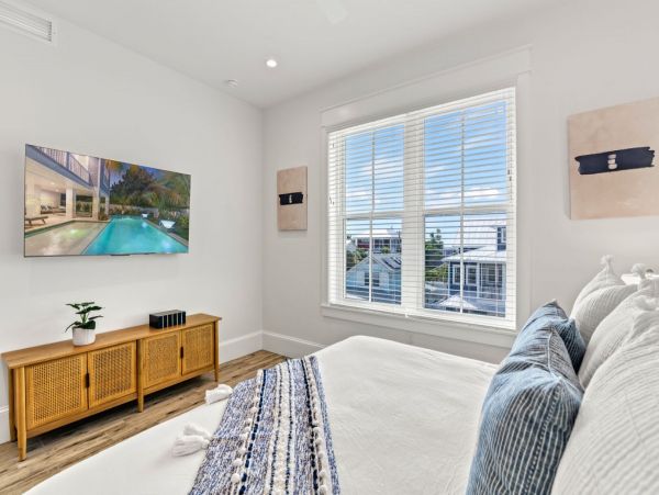 Bradenton Beach Vacation Rental Luxury 7-Bedroom Anna Maria Island Home with Pool & Rooftop Deck