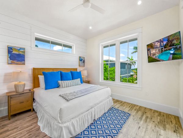 Bradenton Beach Vacation Rental Luxury 7-Bedroom Anna Maria Island Home with Pool & Rooftop Deck