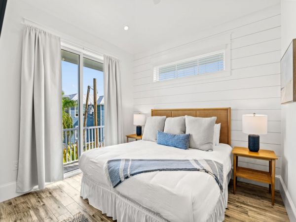 Bradenton Beach Vacation Rental Luxury 7-Bedroom Anna Maria Island Home with Pool & Rooftop Deck