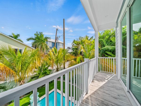 Bradenton Beach Vacation Rental Luxury 7-Bedroom Anna Maria Island Home with Pool & Rooftop Deck