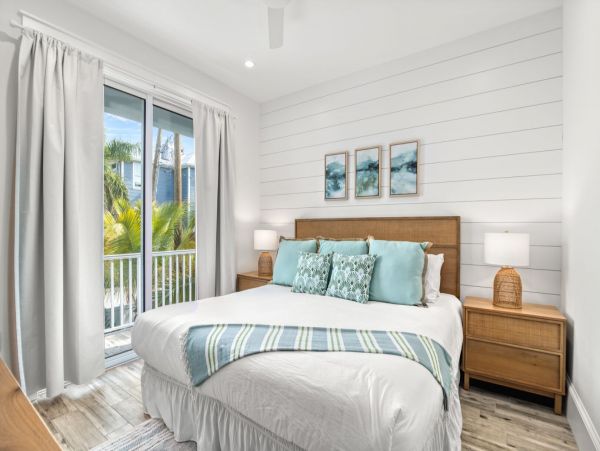 Bradenton Beach Vacation Rental Luxury 7-Bedroom Anna Maria Island Home with Pool & Rooftop Deck