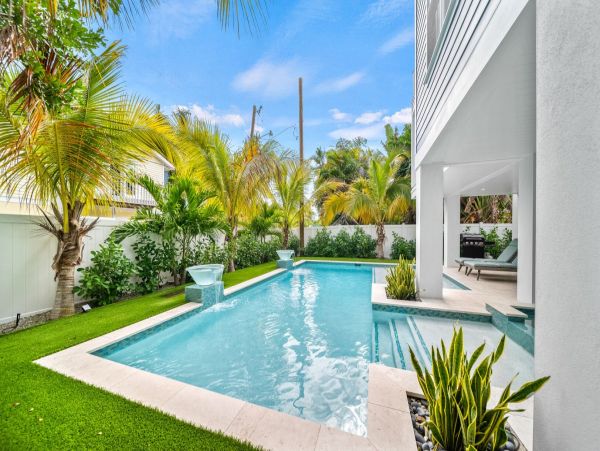 Bradenton Beach Vacation Rental Luxury 7-Bedroom Anna Maria Island Home with Pool & Rooftop Deck