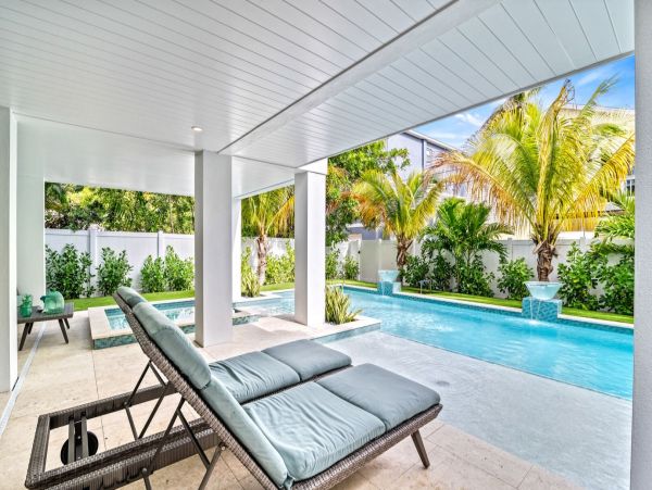 Bradenton Beach Vacation Rental Luxury 7-Bedroom Anna Maria Island Home with Pool & Rooftop Deck