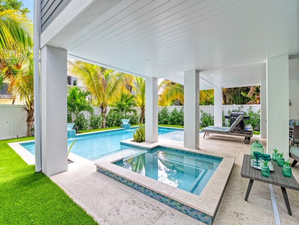 Bradenton Beach Vacation Rental Luxury 7-Bedroom Anna Maria Island Home with Pool & Rooftop Deck