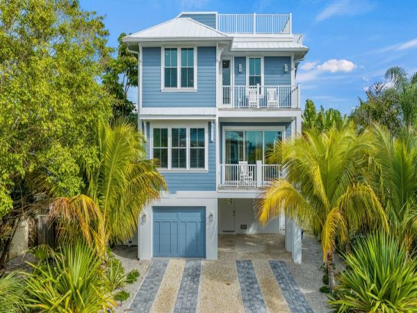 Bradenton Beach Vacation Rental Luxury 7-Bedroom Anna Maria Island Home with Pool & Rooftop Deck