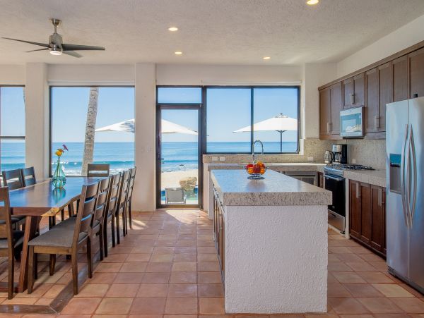 Amazing Beachfront 6 Bedroom Villa in Los Cabos