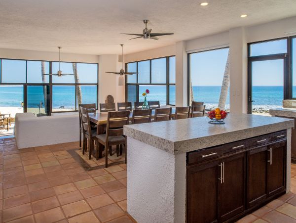 Amazing Beachfront 6 Bedroom Villa in Los Cabos
