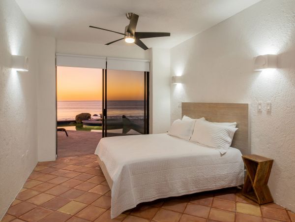 Amazing Beachfront 6 Bedroom Villa in Los Cabos
