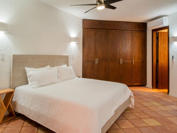 Amazing Beachfront 6 Bedroom Villa in Los Cabos
