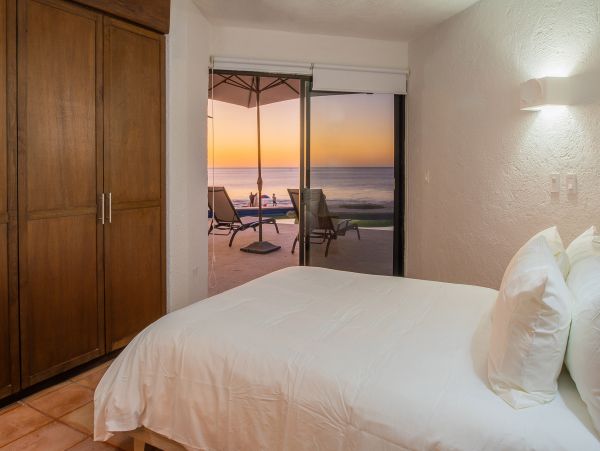 Amazing Beachfront 6 Bedroom Villa in Los Cabos