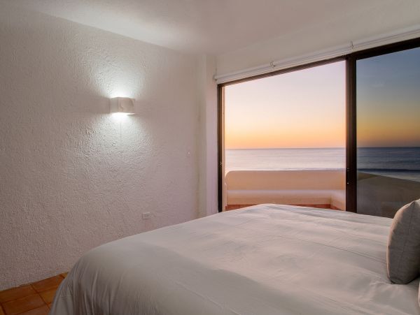 Amazing Beachfront 6 Bedroom Villa in Los Cabos