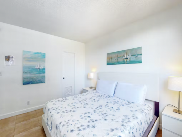 Oceanview Vacation Condo in Hollywood Sleeps Seven Guests