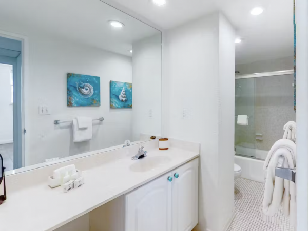 Oceanview Vacation Condo in Hollywood Sleeps Seven Guests