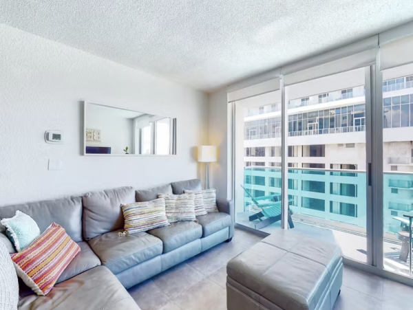 Oceanview Vacation Condo in Hollywood Sleeps Seven Guests