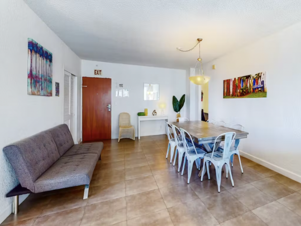 Oceanview Vacation Condo in Hollywood Sleeps Seven Guests