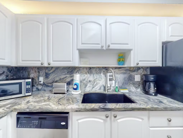 Oceanview Vacation Condo in Hollywood Sleeps Seven Guests