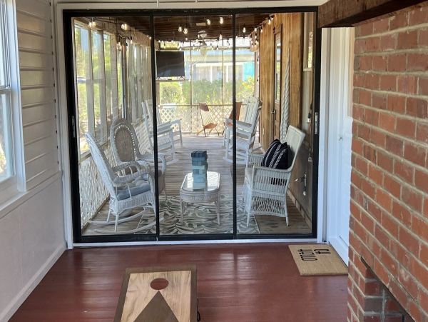 Lovely Vacation Cottage in Anna Maria Steps from Beach